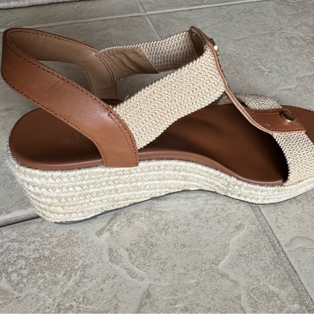 Vionic Brown and Natural Woven Leather Slingback Sandals - Picture 6 of 12